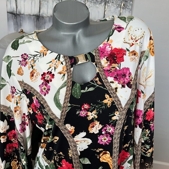 JM Collection Top - Picture 2 of 8